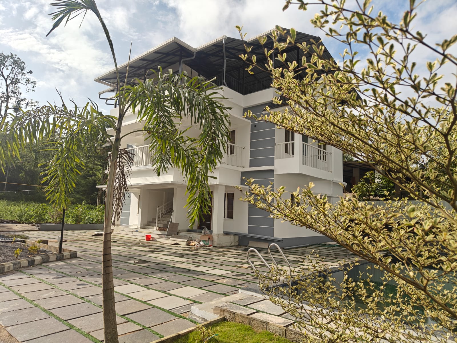 COSVALIA Villa interior and living area